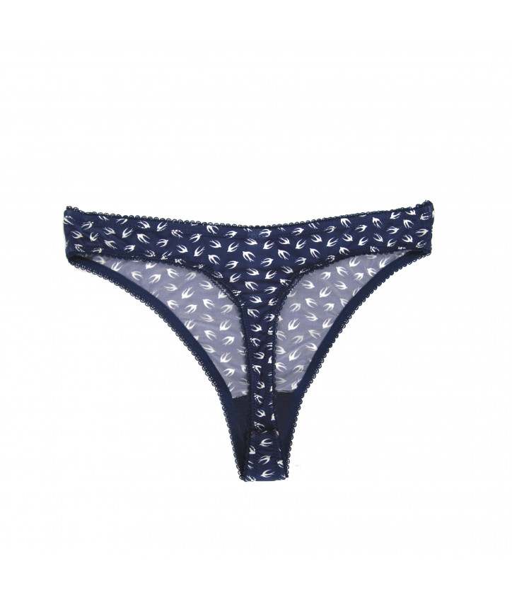 Екі ана мен ұлына арналған бір төсек порно Әйелі қалай жалаңаш шешеді (видео)